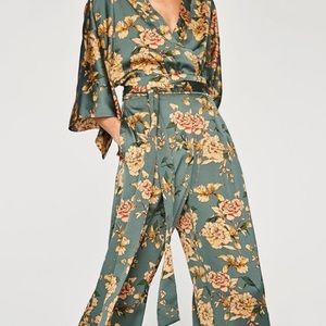 Zara Green Floral Kimono Jumpsuit | xs | nwt